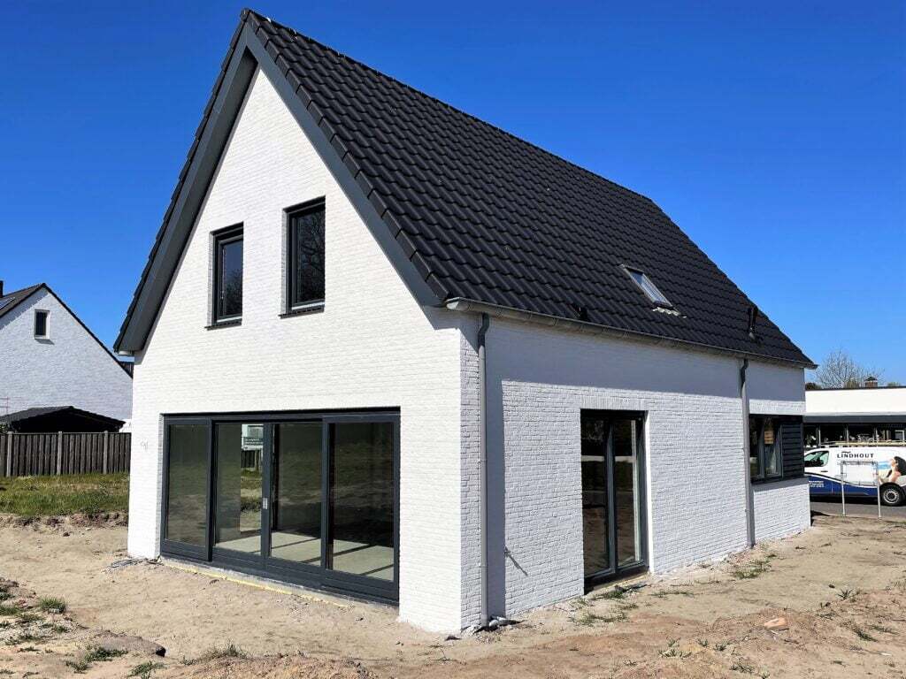 Oplevering prefab woning Wouwse Plantage