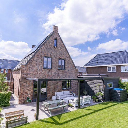 Prefab woning achtertuin Etten Leur